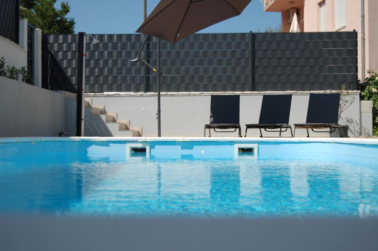 Nela & Sara - 2 Apartments With Heated Swimming Pool Seget Vranjica Zewnętrze zdjęcie