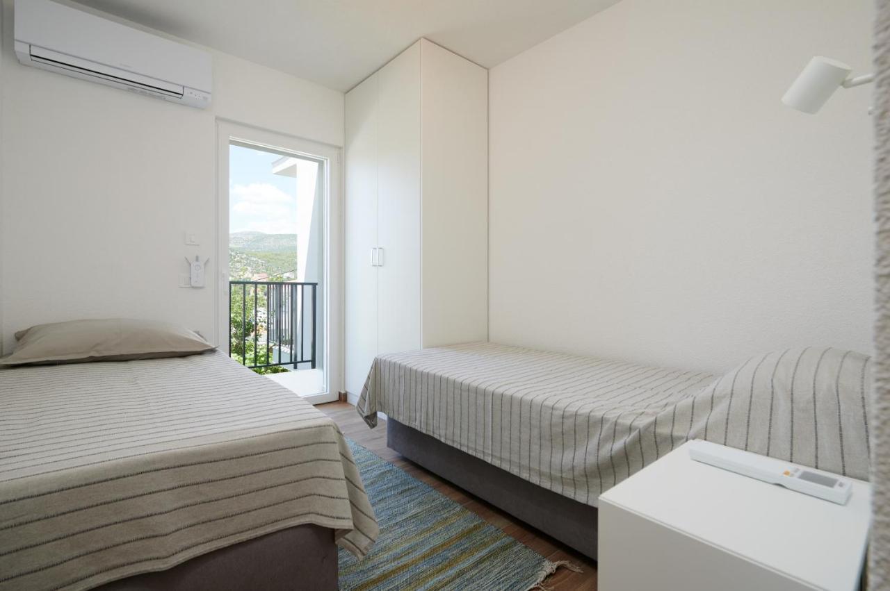 Nela & Sara - 2 Apartments With Heated Swimming Pool Seget Vranjica Zewnętrze zdjęcie